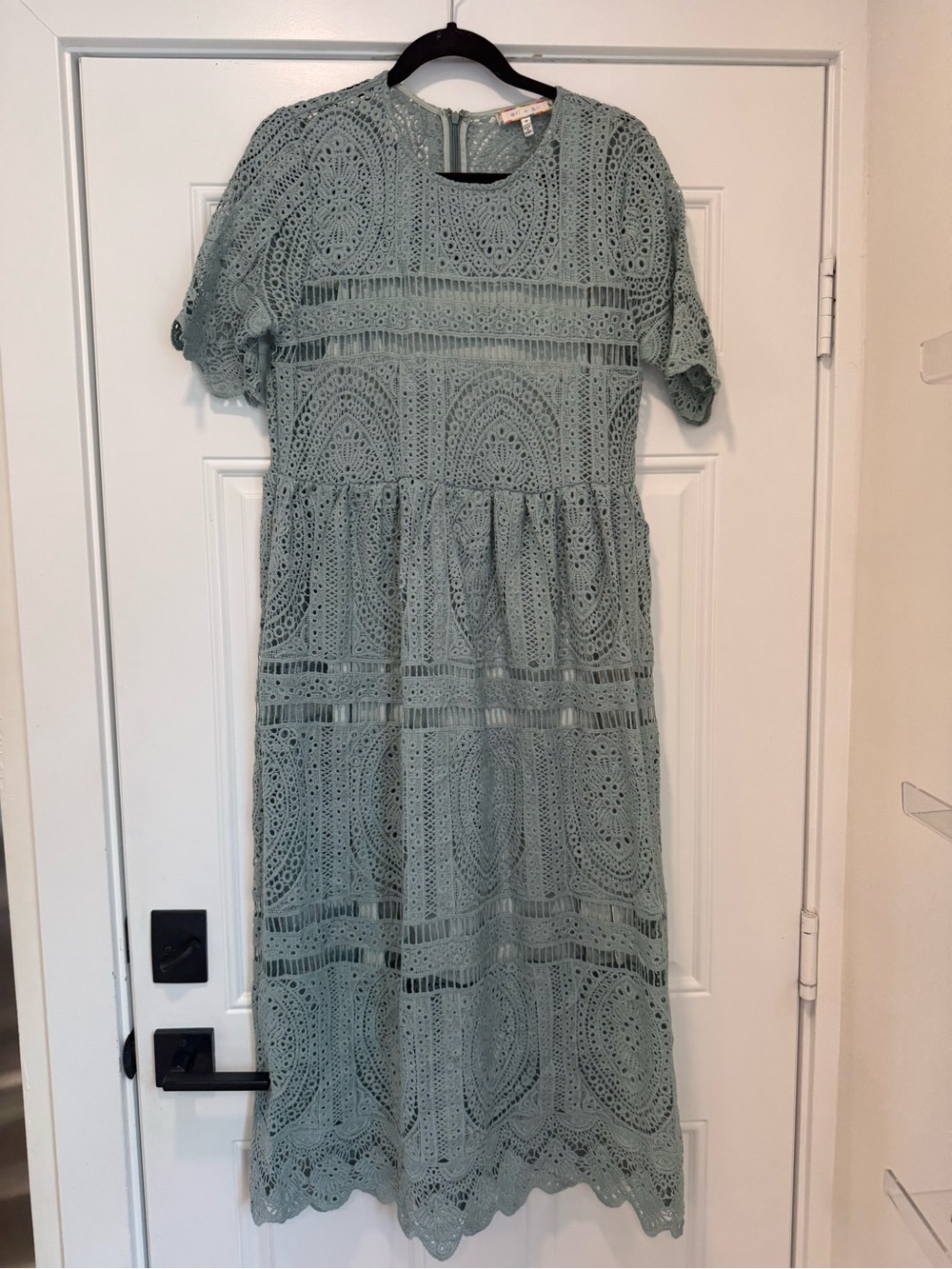 Mint Lace Midi Dress - Picture 5 of 6